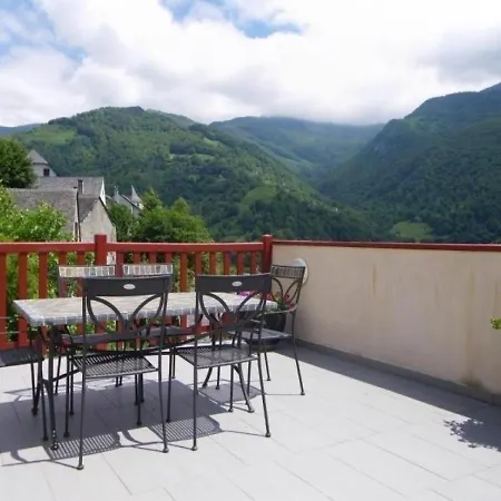House Cassiau